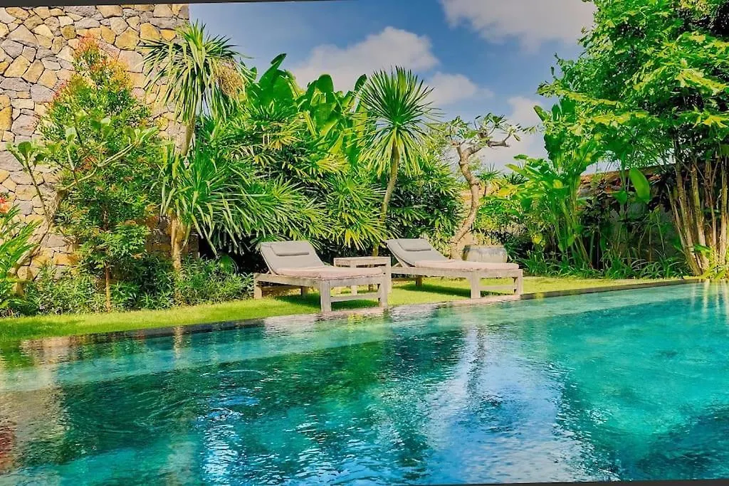 スミニャック Wahyu Wonderful Private Honeymoon Jogloヴィラ インドネシア